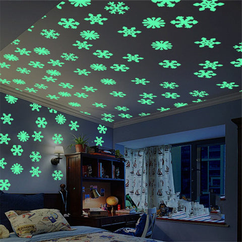 50PCS/Set New Year Snowflake Decorations for Home Luminous Wall Sticker Child Room Snowflakes Glowing In The Dark Decal Winter